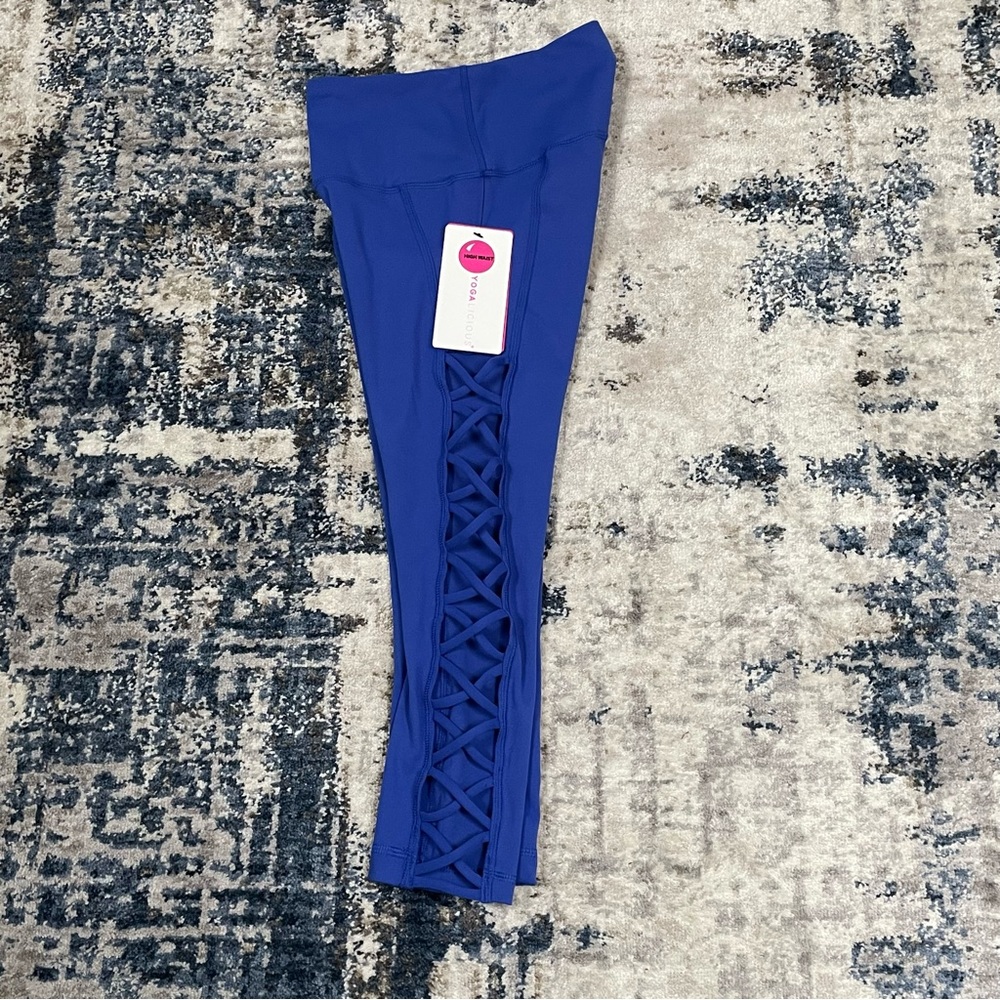 Yogalicious Dark Skye Criss-Cross Cutout Leggings NWT Size XS - Picture 3 of 7
